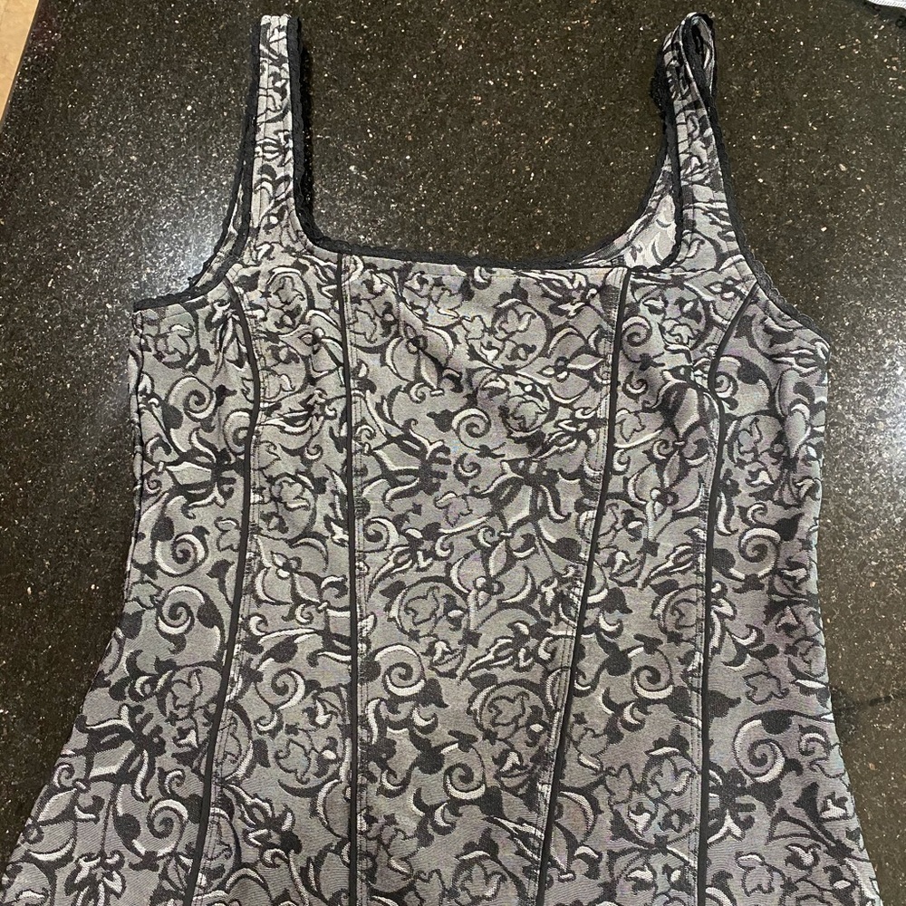 White House Black Market tank